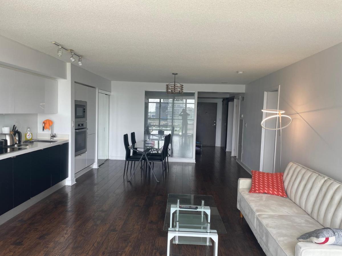 Three Br Condo Step To Cn Tower Rogers Center With Free Parking Торонто Экстерьер фото