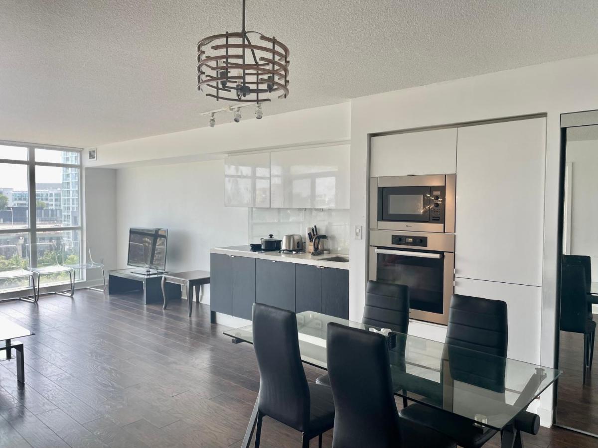Three Br Condo Step To Cn Tower Rogers Center With Free Parking Торонто Экстерьер фото