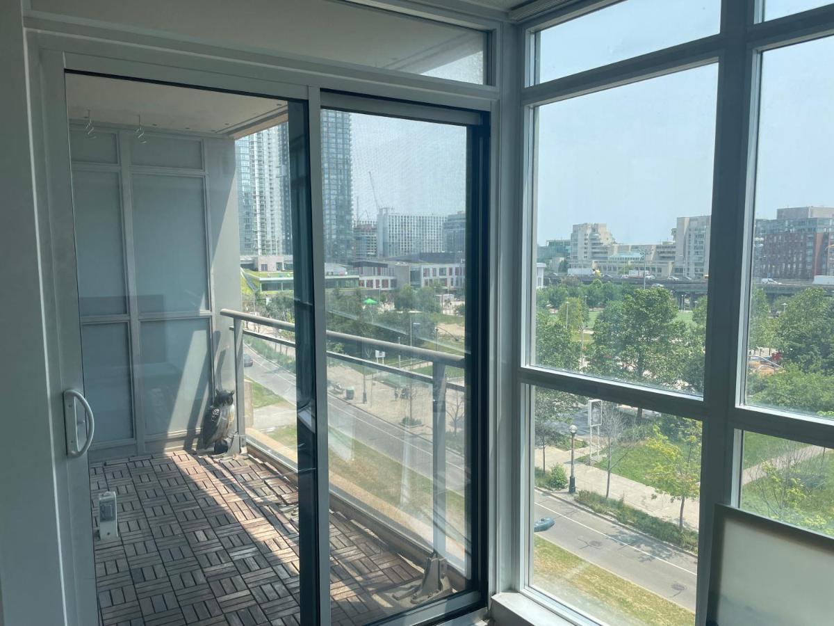 Three Br Condo Step To Cn Tower Rogers Center With Free Parking Торонто Экстерьер фото