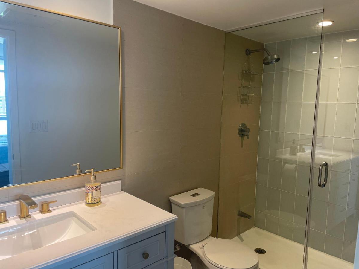 Three Br Condo Step To Cn Tower Rogers Center With Free Parking Торонто Экстерьер фото