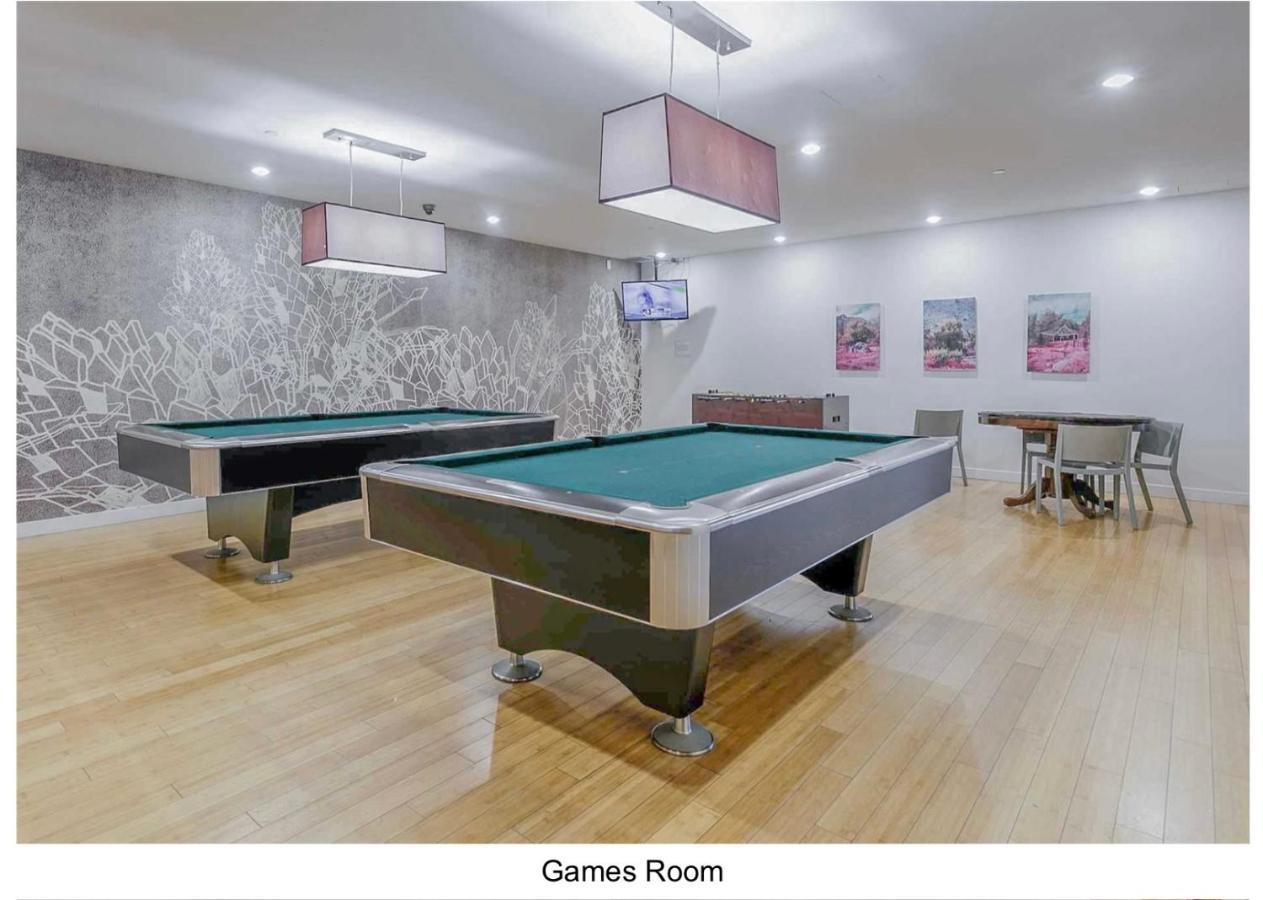 Three Br Condo Step To Cn Tower Rogers Center With Free Parking Торонто Экстерьер фото
