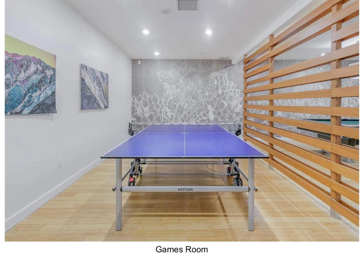 Three Br Condo Step To Cn Tower Rogers Center With Free Parking Торонто Экстерьер фото